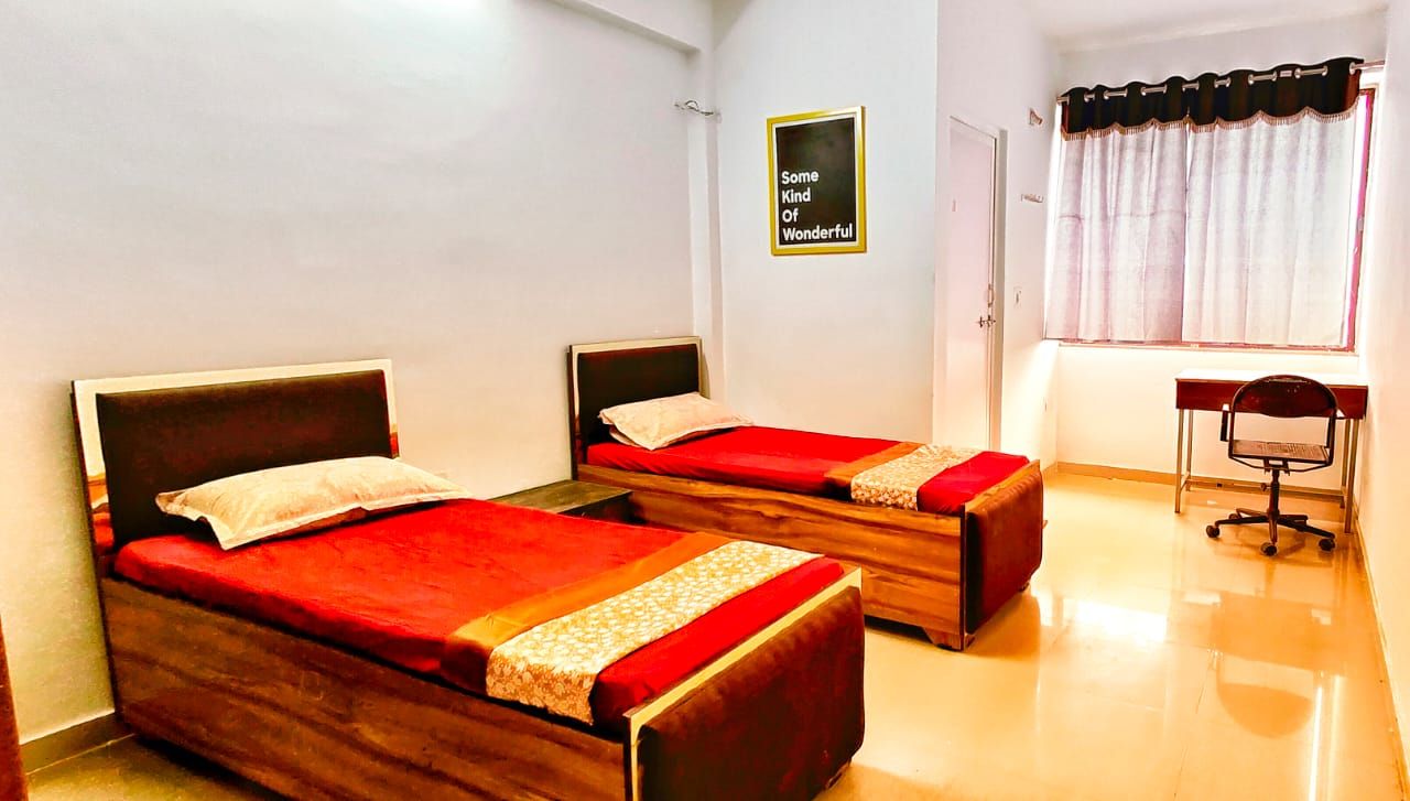 ROYAL TOWN HOSTEL AND PG - Boys PG in Ahmedabad