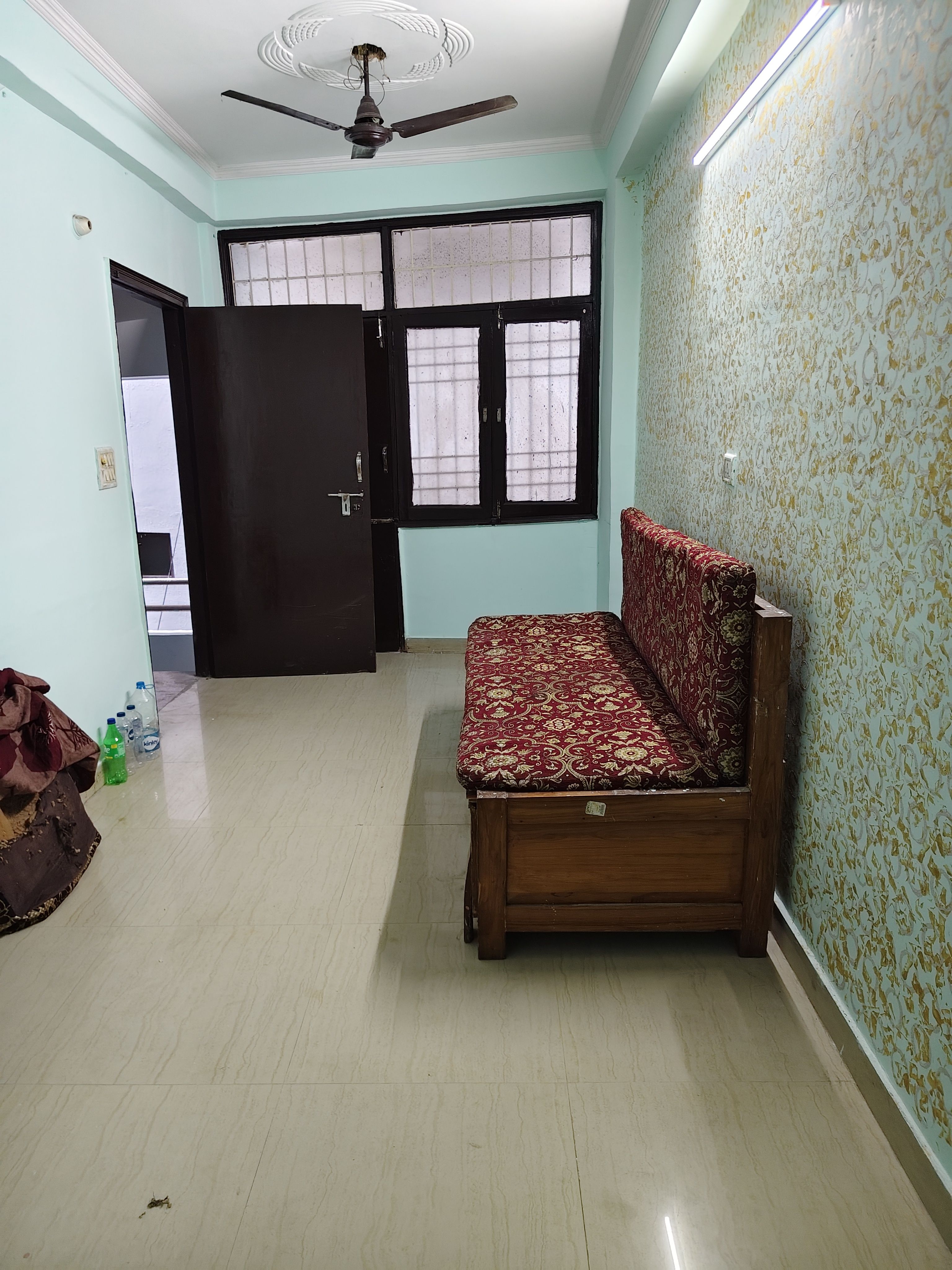 Kirti Homes - Boys PG in Noida